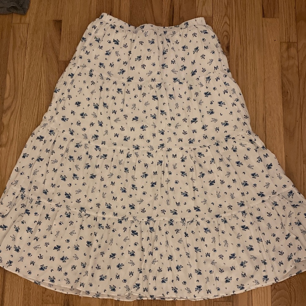 Forever 21 White and Blue Floral Maxi Skirt